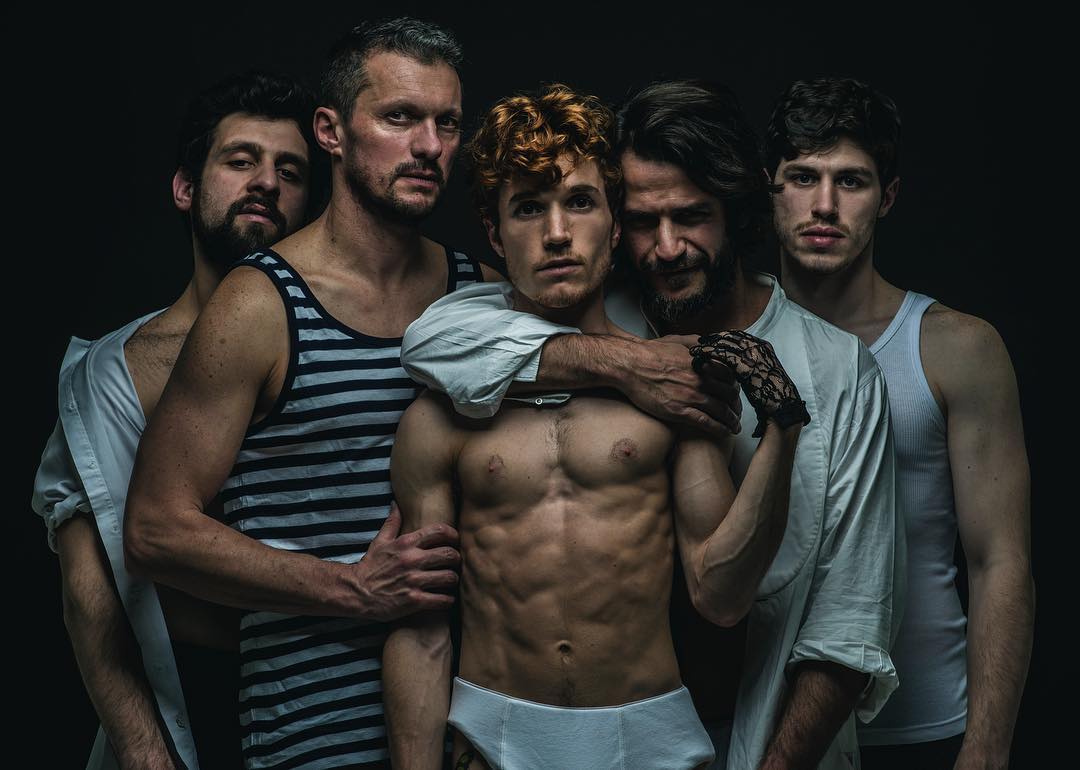 LatitudGay's tweet photo. Te quedan solo 6 FUNCIONES para ver “Proyecto Sade..” de @ale_ullua
Martes 20,30hs en @teatroelextranjero Valentín Gomez 3380 (Abasto)
Reservas y descuentos x Alternativa Teatral.
#TeatroLgbt #ProyectoSade #Teatro #Sade #BuenosAires https://t.co/f2Li1DixBM