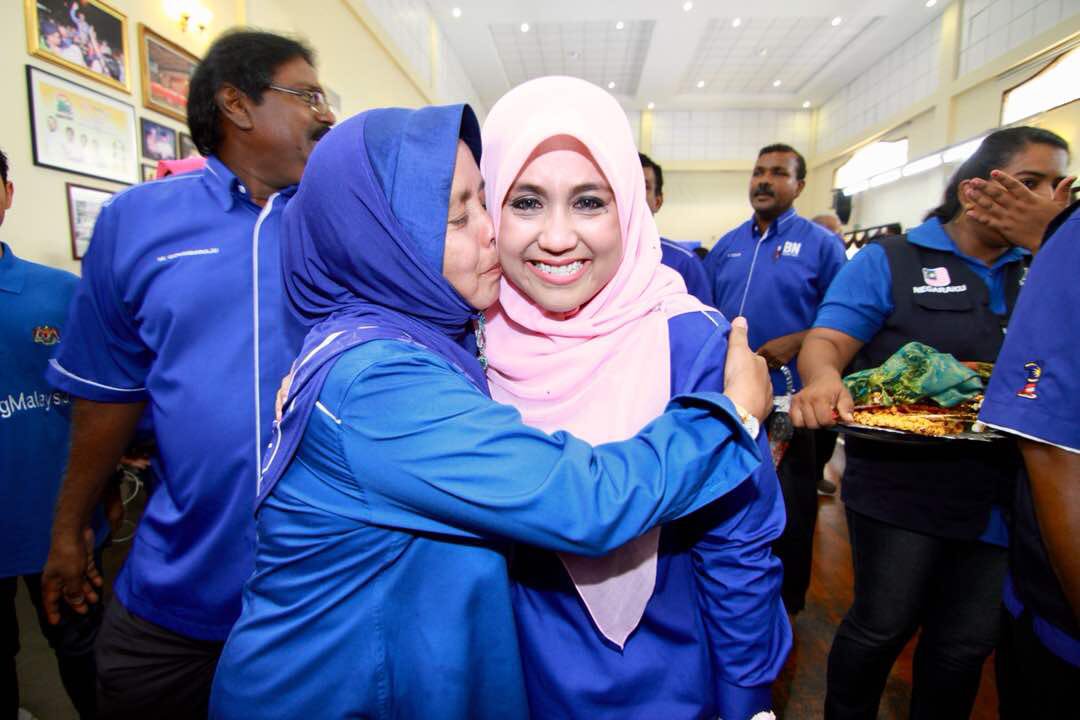 emysamsudin's tweet photo. Insyallah, amanat yang diberikan ini akan dilaksanakan dengan penuh tanggungjawab untuk warga Masjid Tanah! #P134 #MasjidTanah  #HebatkanNegaraku https://t.co/ki4UjCiCDl