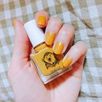 もしかして臭いも？黄色のマニキュアのネーミングがひどすぎる!
