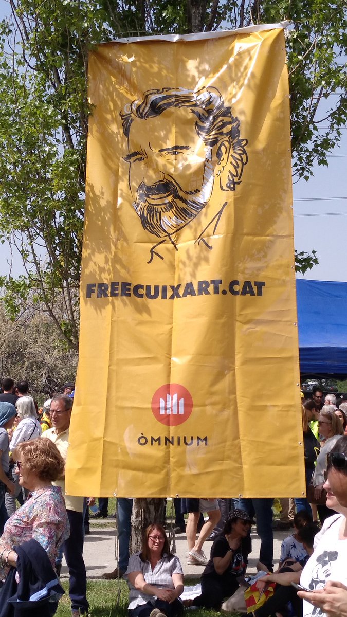 MiquelArnal's tweet photo. Malgrat la boira cal caminar.#LlibertatPresesPolítiques #Cuixart43 #llibertat @omnium https://t.co/iR9iH7Ittt
