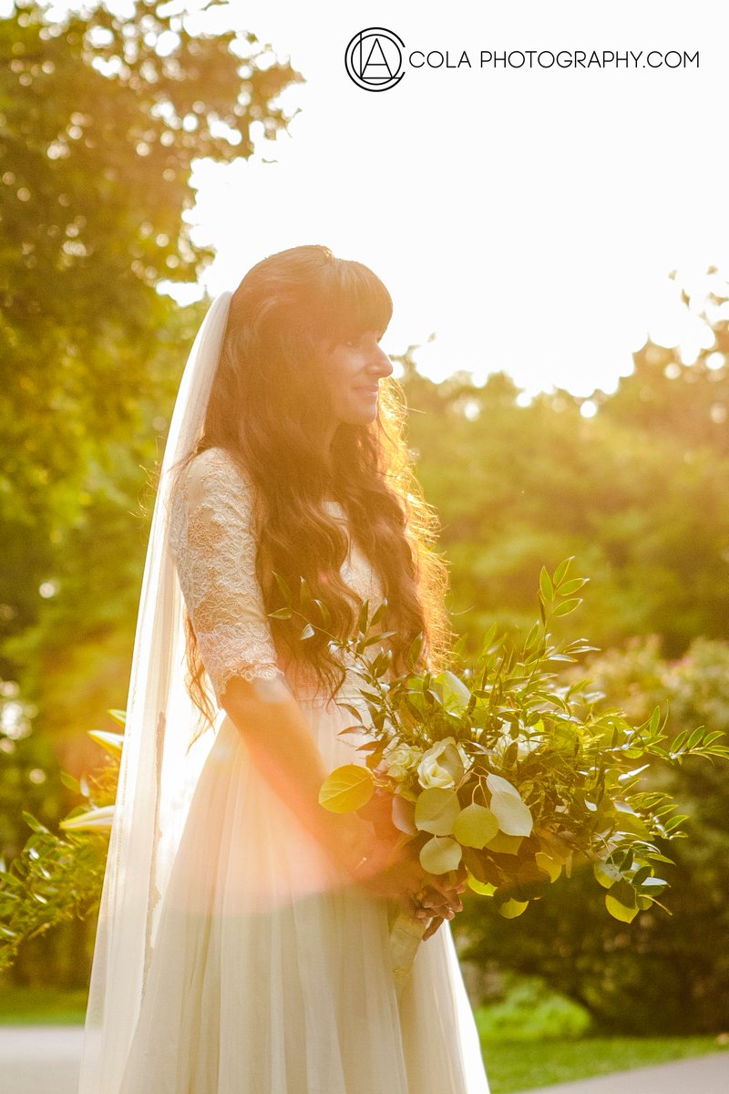 ColaPhotography's tweet photo. she's more gorgeous than the lighting!
#weddingdaybliss #goldenhour #sunsetwedding #northtexasbride #weddingday https://t.co/CmgPHE5wYw https://t.co/BGo2CtDvAt