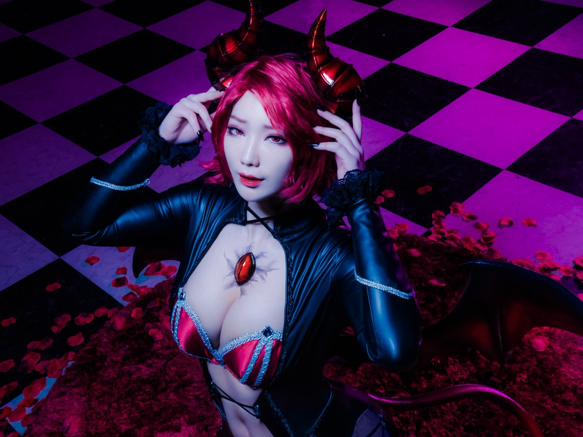 kingsraid_jp's tweet photo. 【★キャンペーンRT対象ツイート★4/25まで】公認コスプレイヤーPIONさん（@pion_ediya）のエピスさん写真公開記念！このツイートRT数とキンスレFacebook対象投稿のいいねの目標数達成で、豪華報酬がもらえるよー！詳しくはこち���をチェックしてねー٩( 'ω' )و 　https://t.co/g2UFI7SfUY　 #キンスレ https://t.co/ePr8ovU5uB