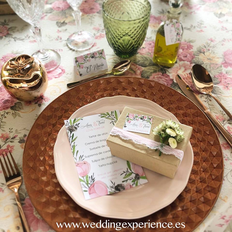 Cuidando al mínimo cada detalle. Así trabajamos en WE para que tu #boda sea perfecta e inolvidable. #wedding #bodas #Valencia #Eventos