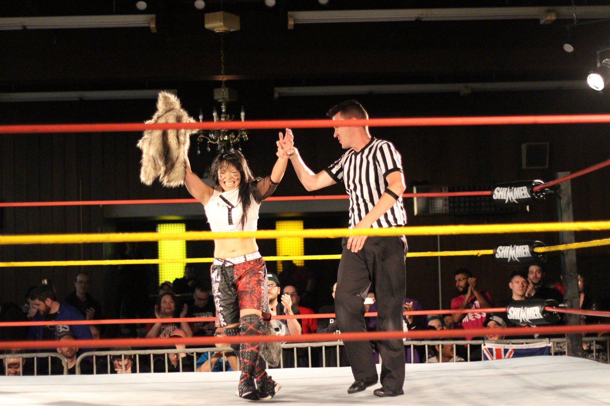 DAFALCON11's tweet photo. @HoganKnowsBest3 v @wolfinjapan #SHIMMER103 #GirlsOnFire https://t.co/9Hpbvr2erA