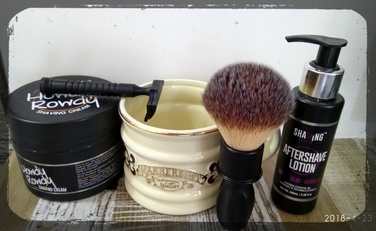 luv2shave's tweet photo. #SOTD #wetshaving #shaving #razorock Hawk v2 SE, Kai mild pink blade, Indian artisan shave cream pure #vetiver & #cedarwood #essentialoil, #Razorock 400 #Plissoft matte black aluminium brush, AS lotion lavender #essentialoil & chamomile extract, @razorockJoe @WowCosmetics https://t.co/v3qsyBCOvg