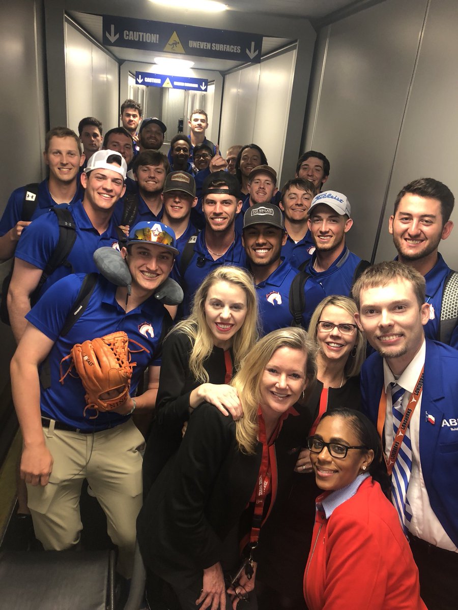 Martha (Marty) Cobb on Twitter: "#MavCity I just adopted a baseball team!  Thank you @UTArlingtonBSB for reminding me why I LOVE my job @SouthwestAir  ..you'll are the BEST! 🙏🏻✈️💙⚾️ https://t.co/3oCQThS4mK" / Twitter