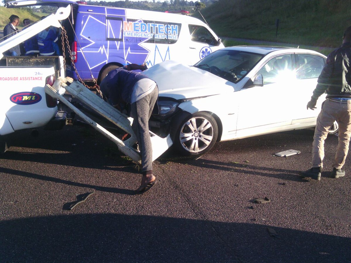 MeditechER's tweet photo. Truck vs Sadan Kassier Road N3 Shongweni multiple injured Meditech on scene @rescuecare with Injured all Authorities have been dispatched to the scene please take care in the area @CnnAndreas @HighwayMail @EMERGCONTROL @FatalMoves @netstartraffic @ecrtraffic @SAPAESA https://t.co/936FfOGoJI
