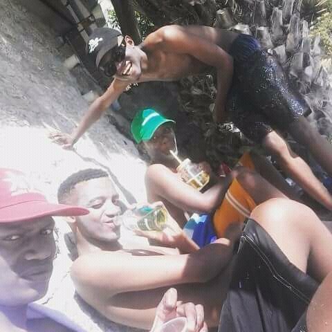 PLAYSWAGimk's tweet photo. These niggers been creazy!!😂😂🌊🌊 https://t.co/De6pdBYtyw