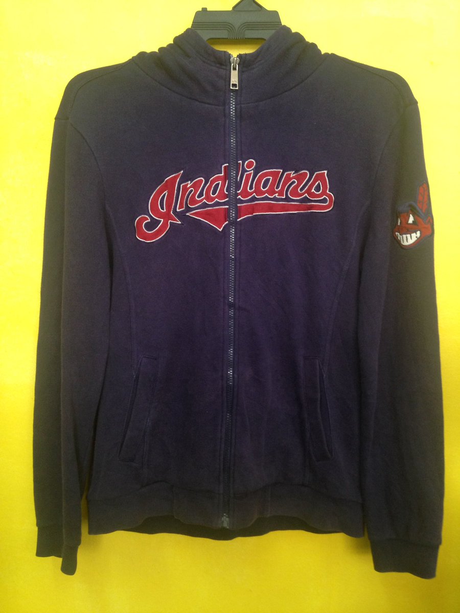 thriftboy_my's tweet photo. Hoodie Indians. Rm30 siap pos. Whatsapp 017-9750028 #majorleaguebaseball #indians #malaysia #bundlemalaysia #bundlemalaya #thrift https://t.co/TZwWFH9DTm