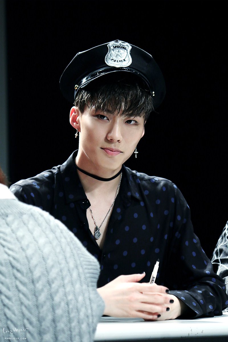 NOT_THE_END🔊 백진🙏💛 순/승현&승환&정승🎂💛❤💗 #ALWAYS🔊🤝 on Twitter: "Police  officer Park Jeup 😍👮‍♂️ He looks so good in this capture! @IMFACTofficial  @imfact_twt #IMFACT #PARKJEUP #JEUP #임팩트 #박제업 #제업 💛💛💛💛💛  https://t.co/y0WnbNjULe"