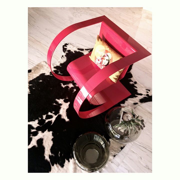 "Charlie Chair"

Blending in her new space.

#nayeffrancis #charliechair #chair #seat #design #interiors #interiordesign #homedeco #customizable