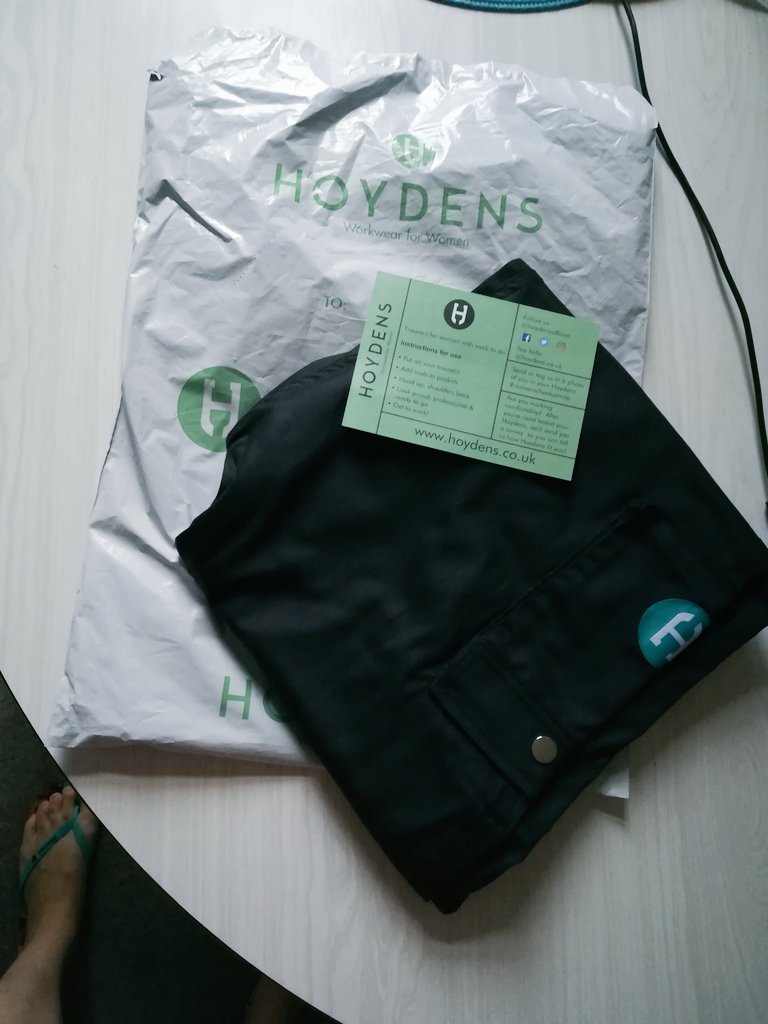 LauraHomeWorks's tweet photo. So excited to be wearing my new #hoydenstrousers today - many thanks Annie @HoydensOfficial xx https://t.co/Gbki3GW6Za