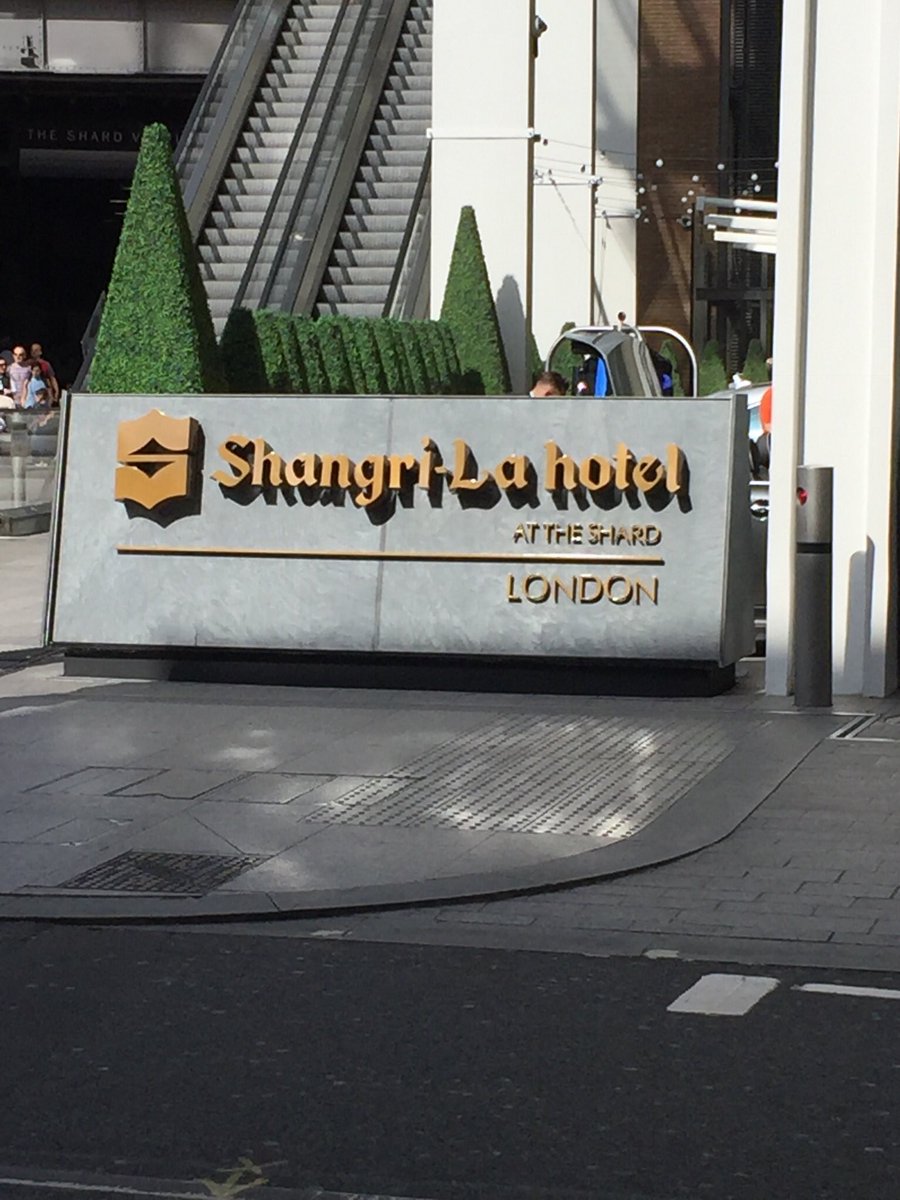 GplCars's tweet photo. #shangrilahotel to #heathrowairport @ShangriLaShard @HeathrowAirport #chauffeur #VIPS #MondayMotivaton https://t.co/iidp3YxCcA