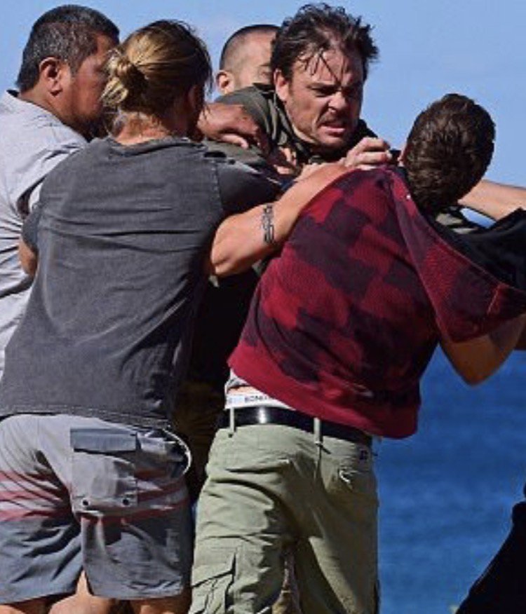bradleymcmurray's tweet photo. #fight #HomeandAway #deanthompson #channel7 #barryjohnson @homeandaway @HomeandAwayTV where’s my tools ya tool https://t.co/uimmq9hheI