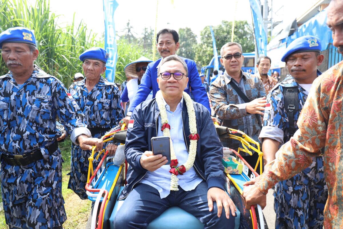 ZUL_Hasan's tweet photo. Blitar Bumi Bung Karno.. Kader PAN siap laksanakan amanat sang Proklamator. Insya Allah #PANOptim12
https://t.co/FEYK4cOovq https://t.co/Z3vcYyTHc7