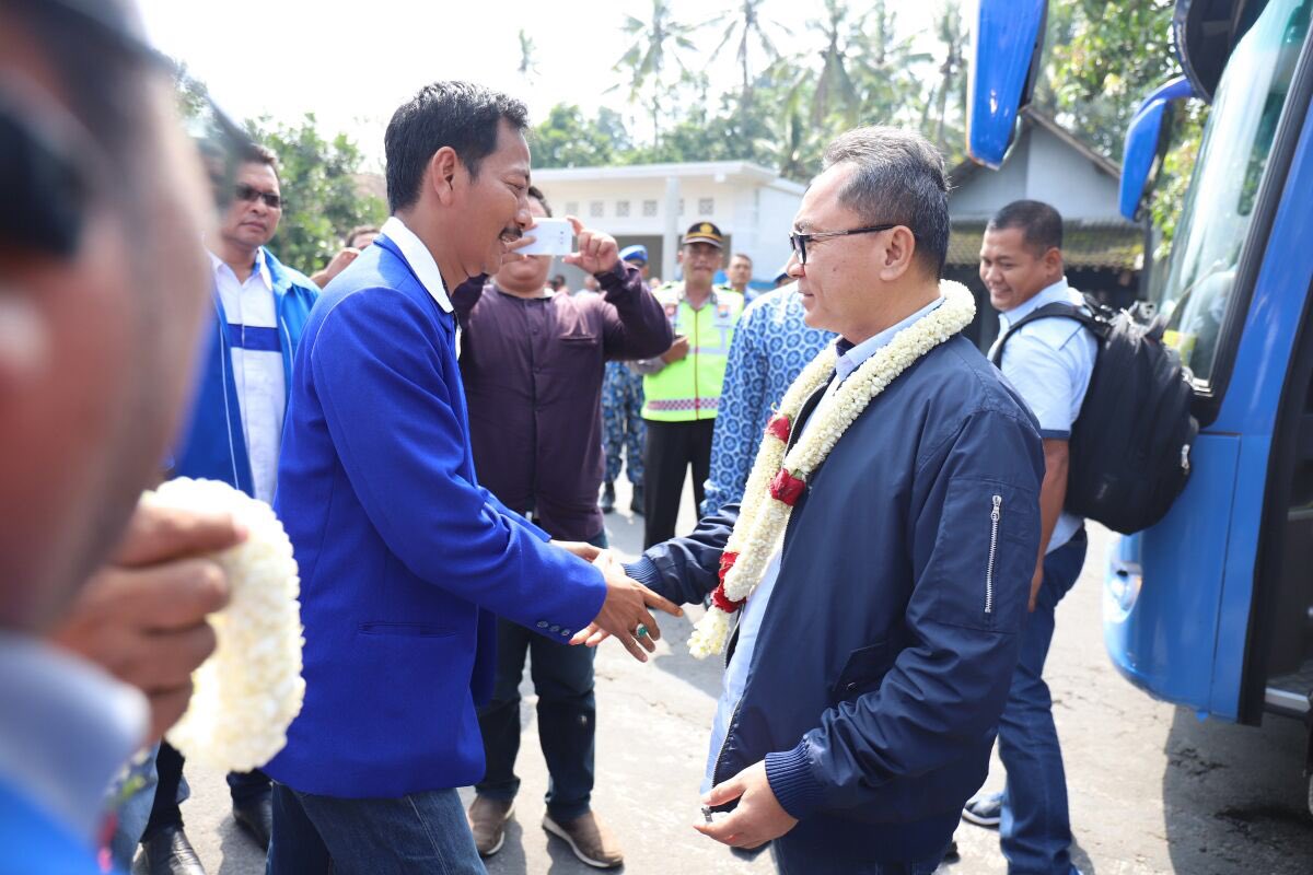 ZUL_Hasan's tweet photo. Blitar Bumi Bung Karno.. Kader PAN siap laksanakan amanat sang Proklamator. Insya Allah #PANOptim12
https://t.co/FEYK4cOovq https://t.co/Z3vcYyTHc7