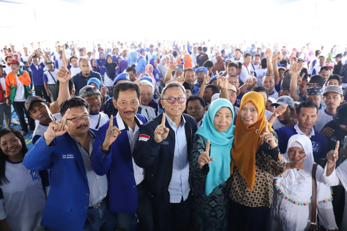 ZUL_Hasan's tweet photo. Blitar Bumi Bung Karno.. Kader PAN siap laksanakan amanat sang Proklamator. Insya Allah #PANOptim12
https://t.co/FEYK4cOovq https://t.co/Z3vcYyTHc7