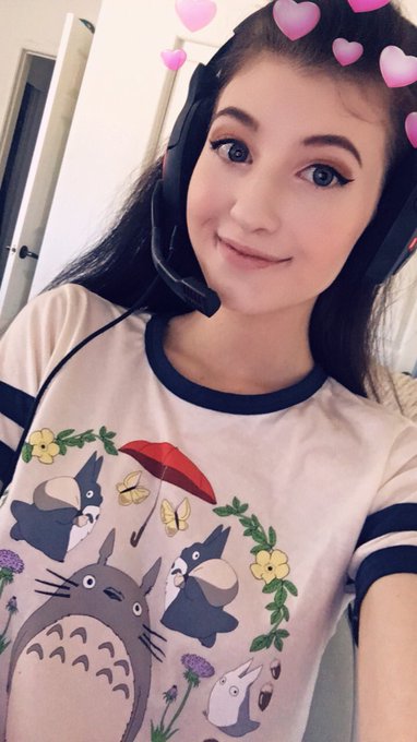 Watch Elizabeth Reed's leaked NSFW photo on TwXstars