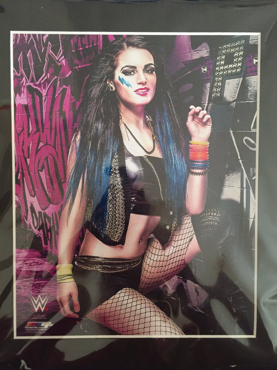 keira_RKJ's tweet photo. I went to comic con last week and I bought a @RealPaigeWWE picture I would love so much if you would be able to sign it somehow 💙💜🖤#IStandWithWAW #Paige #PaigeIsMyIdol #ThisIsMyHouse #ThisWillAlwaysBeYourHouse https://t.co/0BlZkxH9Vs