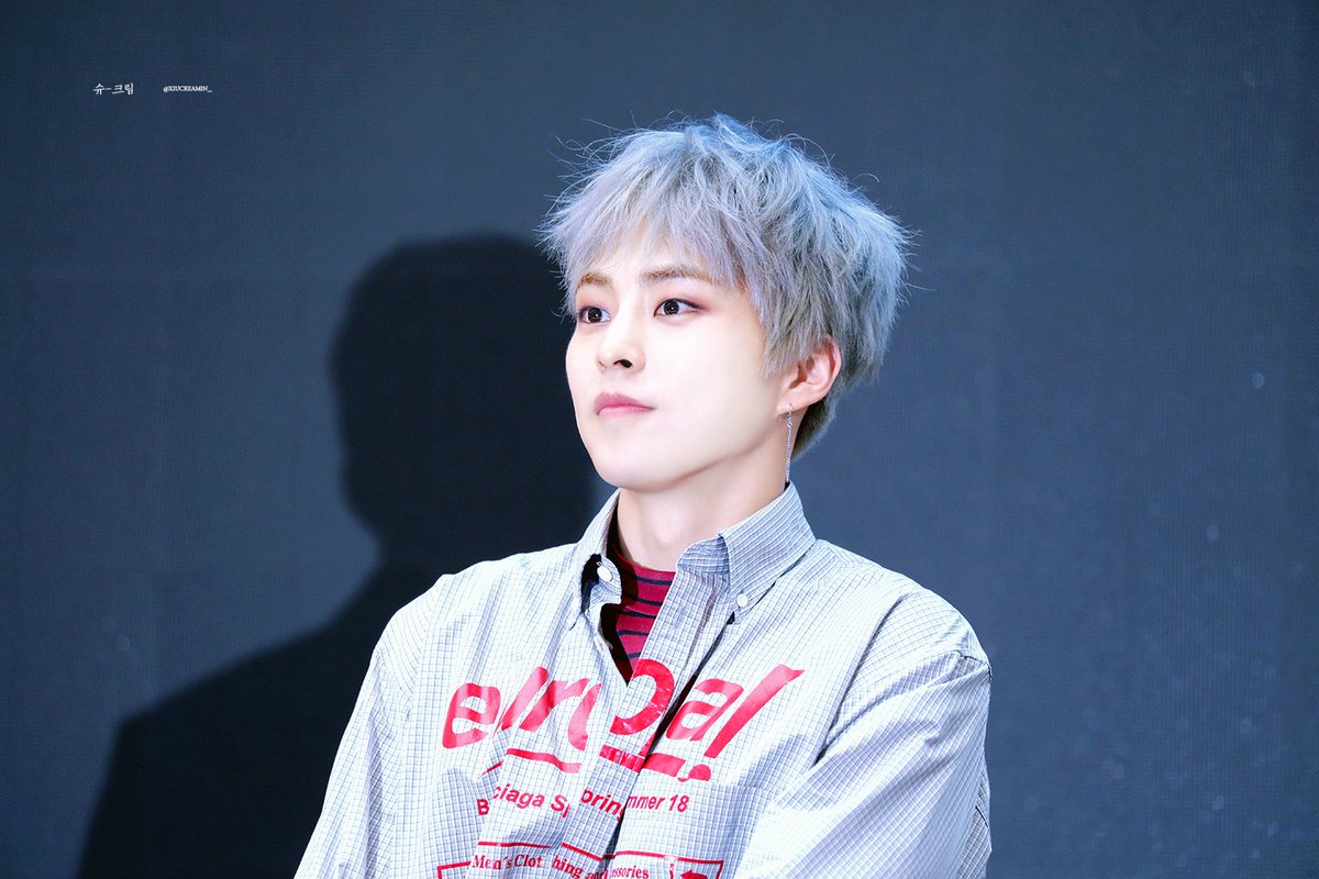 180422 고양스타필드 CBX 팬싸인회

미모 완벽💗

cfile1.uf.tistory.com/image/99B15947…
cfile7.uf.tistory.com/image/99C61747…

#시우민 #김민석 #EXO_CBX #xiumin