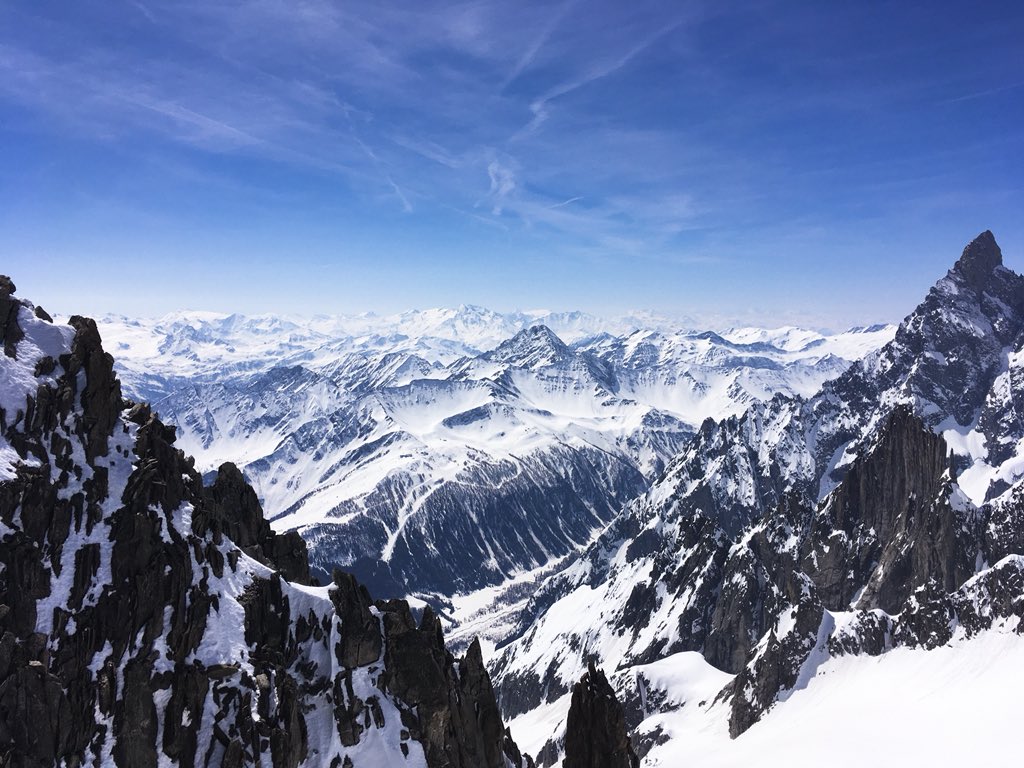 ireforchi's tweet photo. Endless and unbelievable place 🏔❄️ 
.
.
.
.
#skyway #skywaymontblanc #courmayeur #valledaosta #italy #mountain #landscape #igersitalia #love #enchanted #photography #travelling 
(https://t.co/mDIvMJTtnE) https://t.co/rFf8BXWuYv