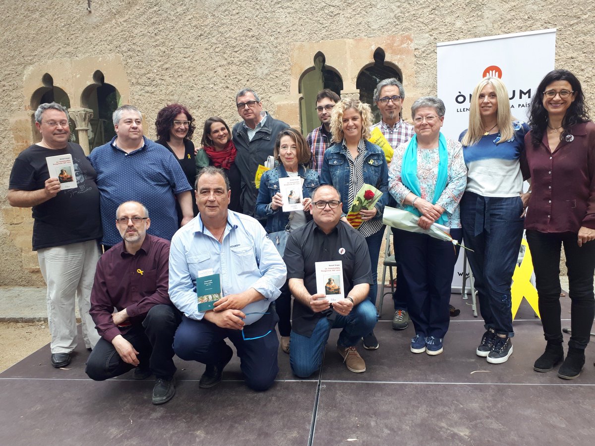 CNLTE's tweet photo. Tortosa commemora el quart aniversari de la mort de l'esriptor Gerard Vergés recitant íntegrament 'La insostenible lleugeresa del vers' #cnlte #cpnlcat #TerresdelEbre #Tortosa https://t.co/r0B6LDtvl1