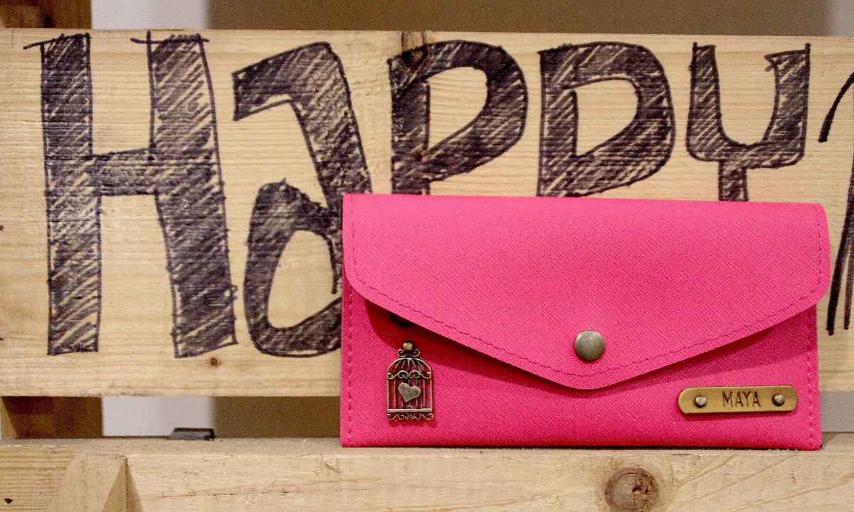 themessycornerr's tweet photo. Happy & Excited to share our latest addition.
The Bold & Classic 'Pink Womens Wallet' is here!!
Place your order now β https://t.co/NfnqZIYq3x! ππββοΈ
#womenswallet #newaddition #TheMessyCorner #TMCessentials #wallets #dailyessentials #customisedwallets #DealoftheDay https://t.co/9DtN6KR3Hr