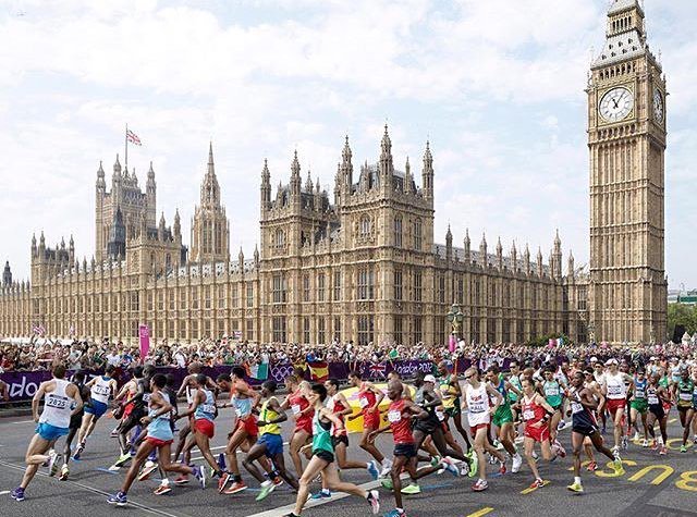 RunnersLand's tweet image. Records
•
#Photo @simoncroberts
•
‘Men’s Marathon, Westminster Bridge, London’ photographed during the 2012 Olympic Games for the series #MerrieAlbion. 
As Britain continues to bask in one of the hottest April months on record the unseasonal weather has triggered warnings fo…