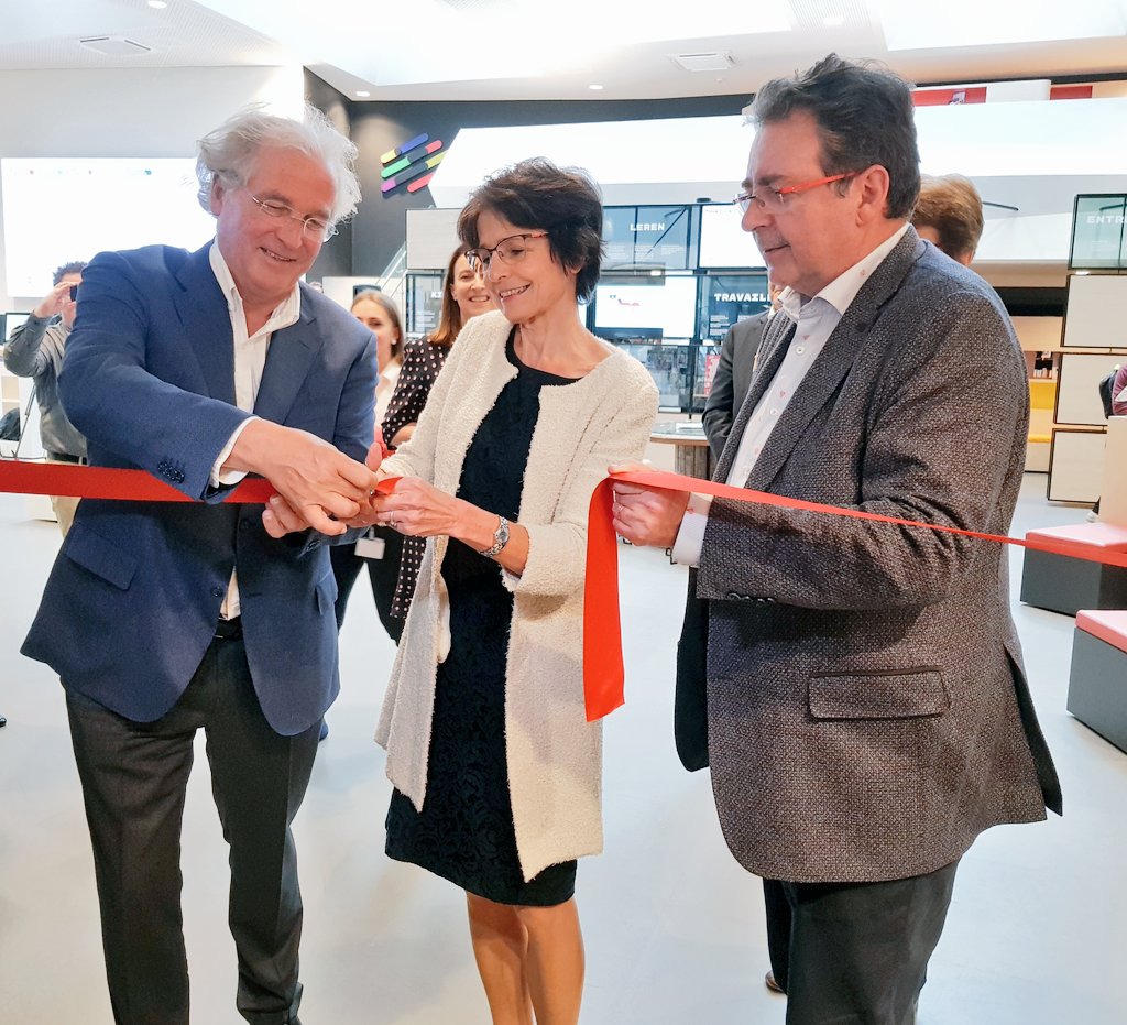 DidierGosuin's tweet photo. Inauguration de la première @CDM_BXL en Région bruxelloise ! De quoi offrir un nouveau guichet unique et bilingue d’information et d’orientation accessible gratuitement et à tout public en Région bruxelloise !
@ActirisBrussels
@bruformation
@vdab_be https://t.co/bx1uhYVz0R