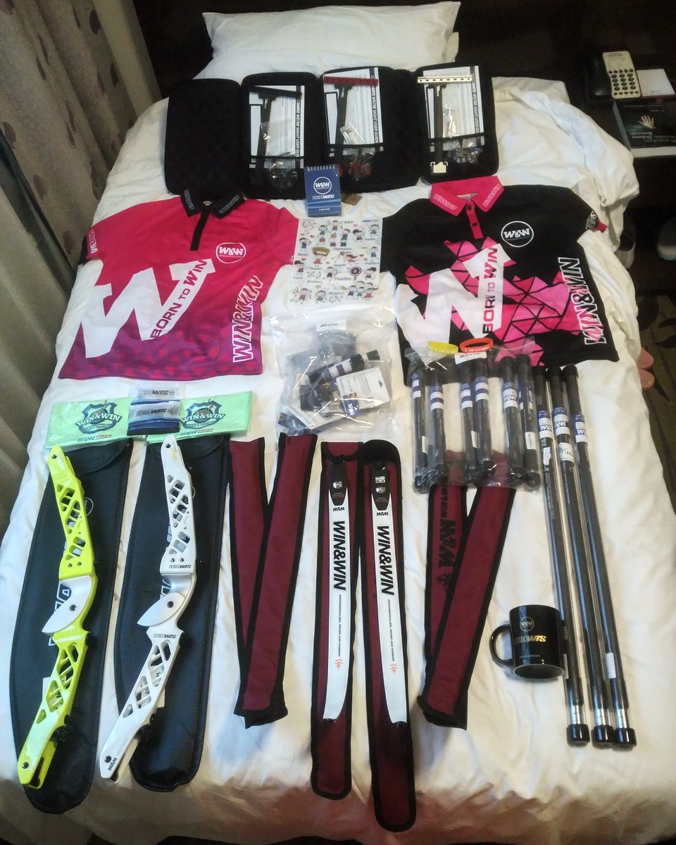 AMarinPodium's tweet image. Por fin conmigo el material nuevo aunque falta el 3er arco (rojo).
Muchísimas gracias a @winarchery por todo 💕
¡Me encanta!😍😍😍😍😍💘💘💘🏹 #WCShanghai 🎯 #borntowin #winandwin #winarchery