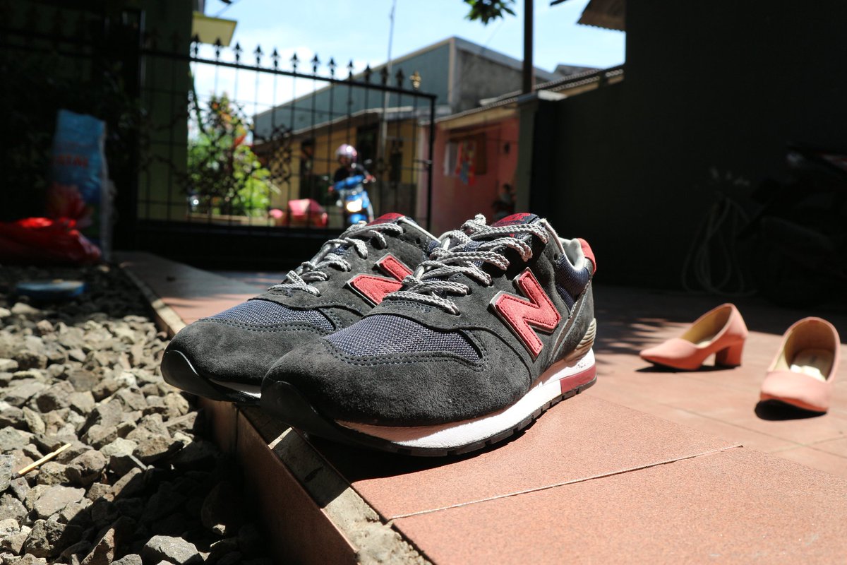 bewok_sneakers's tweet photo. New balance mrl996bn size 40,5 bnwb. 600k @S_Sneakers @muffindonesia @Alvaro3Stripe @chaiyubet_store @KangTigaStripes https://t.co/owImdagcFc