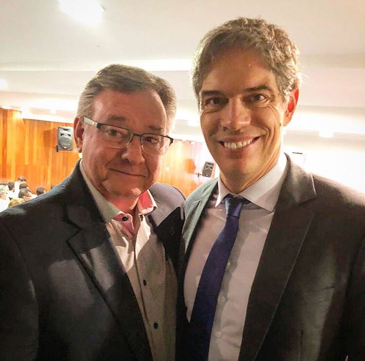 alluagro's tweet photo. A pauta do agronegócio não para, e como sempre a Alluagro tem uma participação ativa e acompanha de perto as tendências do nosso setor.
O nosso diretor de mercado e co-fundador Celso Villela foi acompanhar de perto Ricardo Amorim em Goiânia #alluagro #agtech https://t.co/1f3fDMXH2P