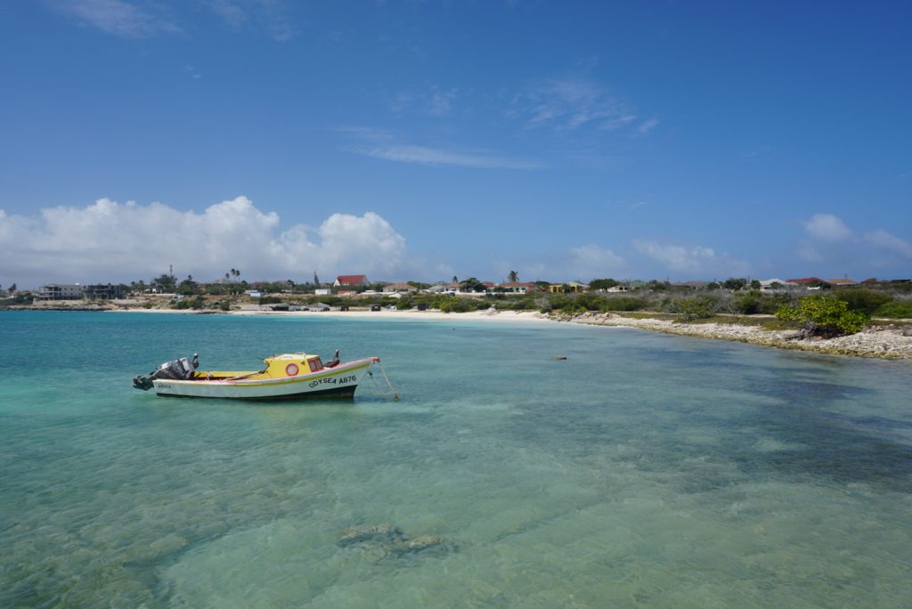 Wil je ons #onehappyisland met de auto verkennen? <a href="/IsabelMosk/">Isabel Mosk</a> vertelt je er alles over (inclusief de plekken die ze als eerste bezocht) bit.ly/2qThrGI <a href="/ViveLeVoyage/">ViveLeVoyage</a>