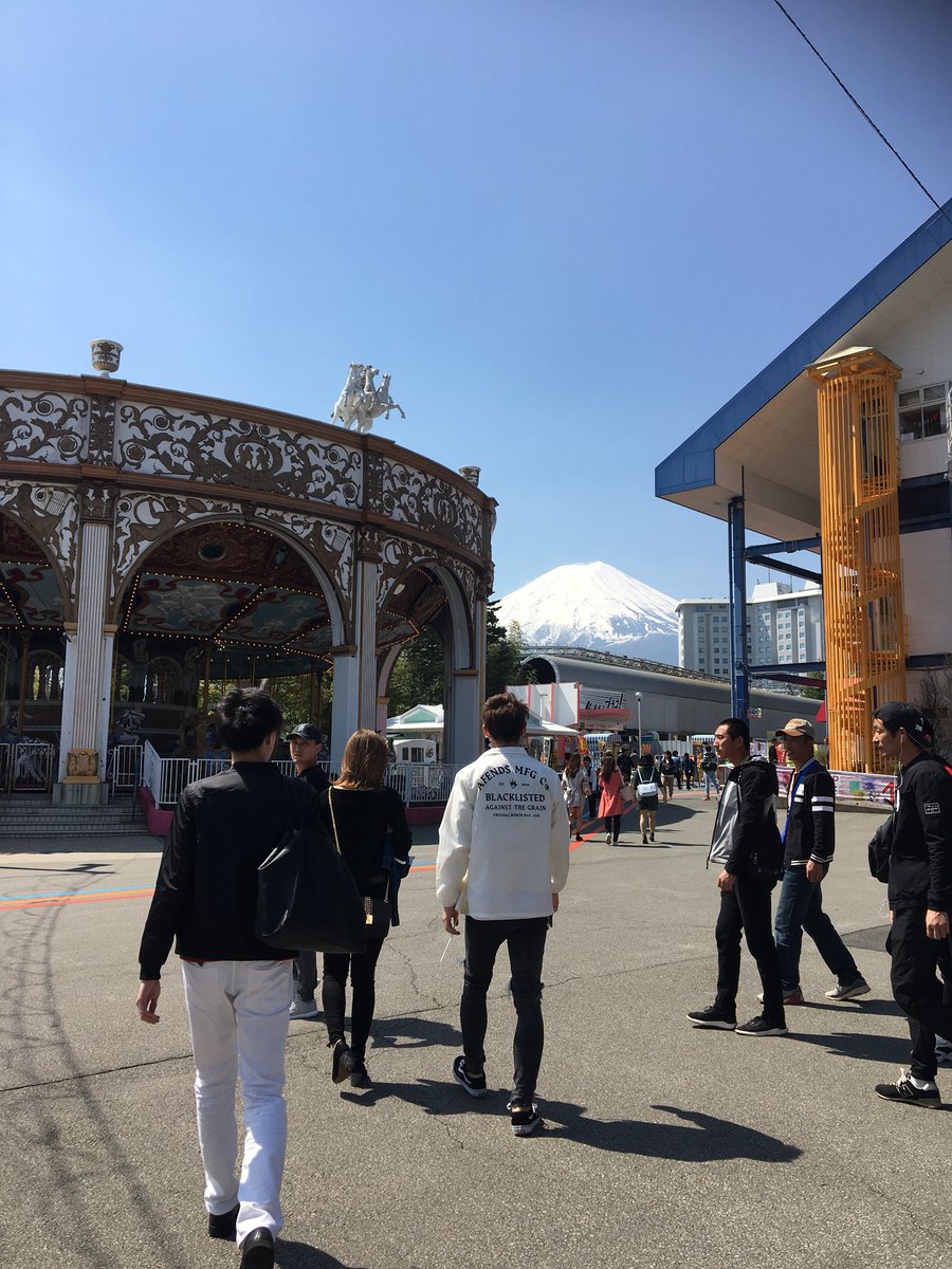 Aipyon12's tweet photo. 金曜の富士急から全然寝てなくて昨日は庄田力太りょうくんと朝までカラオケして今日早番で仕事行って眠すぎてやばかった〜😢久しぶりに会うと楽しくて帰れないっ！仲良くしてくれる皆��りがとう💕ひとみとの写メ全然ないんだけど😩😩 https://t.co/dcVp79SXaP