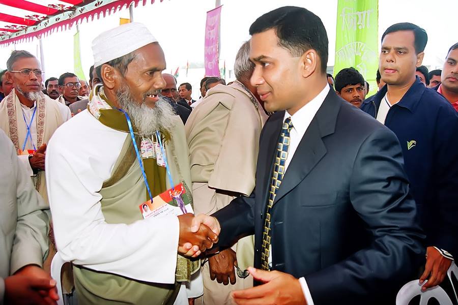 shamimabir04's tweet photo. #TariqueRahman today sent a legal notice to Minister for Foreign Affairs M Shahriar Alam seeking proof within the next 10 days over the allegation that he has given up his Bangladeshi citizenship by submitting his passport. 
#FreeKhaledaZia
@theresa_may 
@10DowningStreet https://t.co/XnyIOtKcgA
