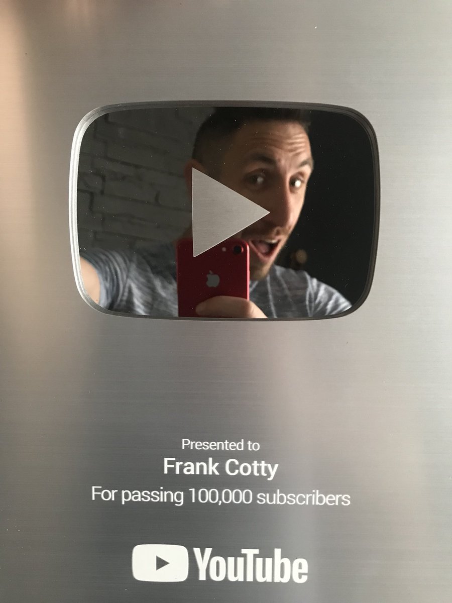 frankcotty's tweet photo. Ce trophรฉe appartient aux 100 000 premiers abonnรฉs de ma chaรฎne ! Vous รชtes des amours, je vous kiffe tellement. MERCI !
(et merci aussi aux 26 000 nouveaux abonnรฉs qui nous ont rejoint depuis) https://t.co/N7JRJFl08W