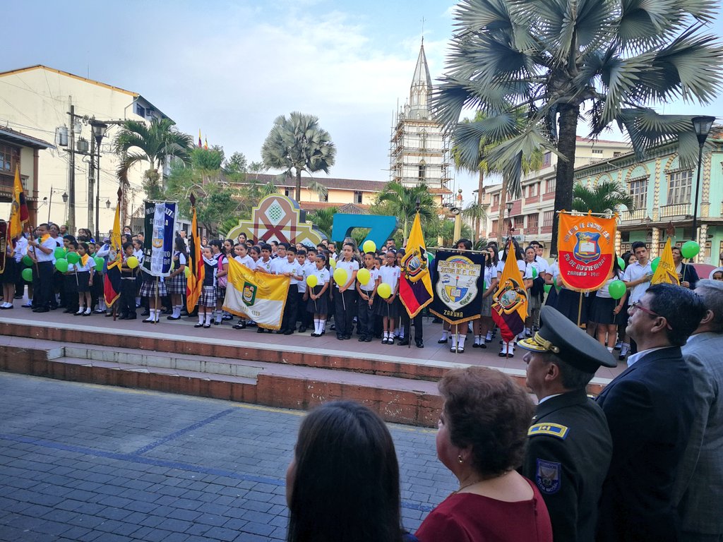 GoberElOro's tweet photo. #Zaruma | en estos momentos inicia minuto Cívico por los 134 años de provincialización de #ElOro que se desarrolla en el parque Central de la Ciudad Patrimonio del Ecuador. Lo preside la gdora. @RosaLuzLM y autoridades locales y nacionales. #VivaElOro @Lenin @marialevicuna https://t.co/R2fac109Sl
