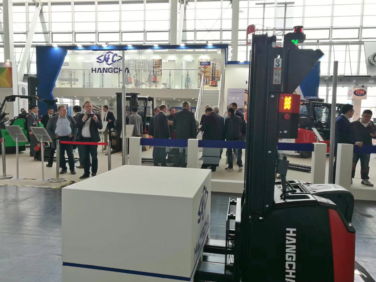 Hangcha_HC's tweet image. Let’s get started!! #CEMAT2018 😎😎