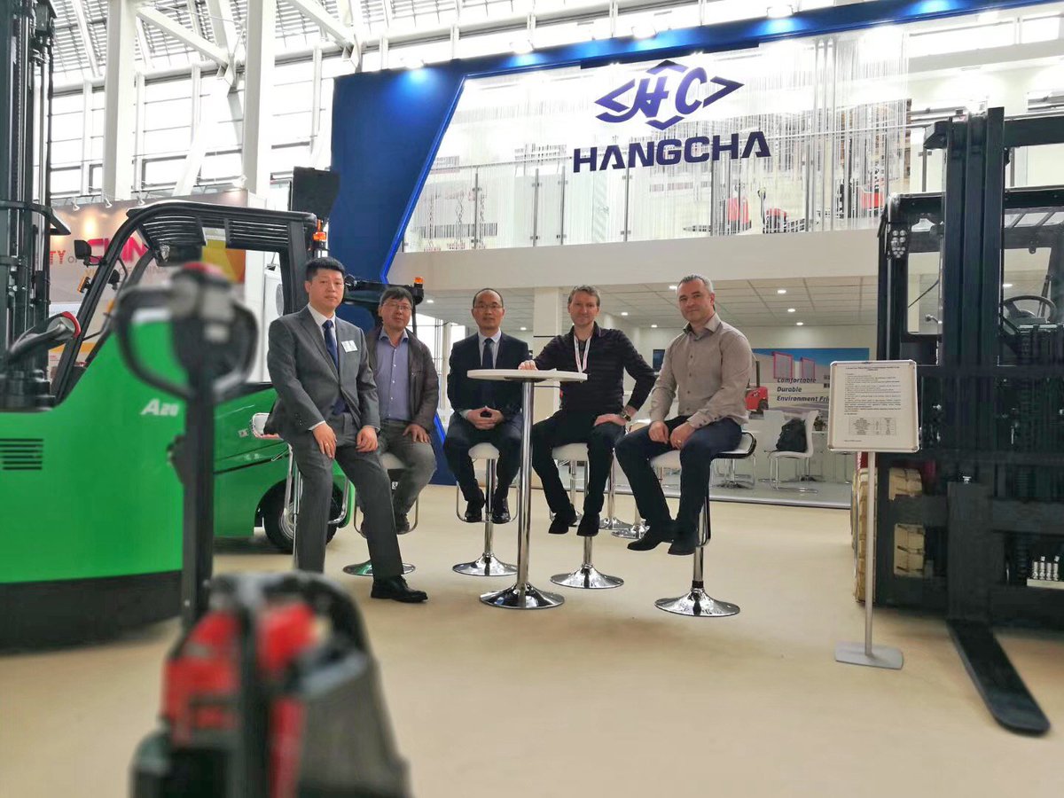 Hangcha_HC's tweet image. Let’s get started!! #CEMAT2018 😎😎