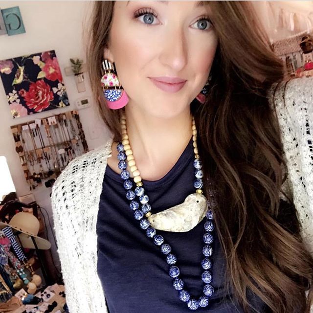 How pretty is Alyssa from @graceathometreasures! She’s wearing my earrings and she also makes gorgeous jewelry. Hope everyone has a happy Monday! 💞 #bossbabesunite #fempreneurs #girlssupportgirls #shophandmade .
.
.
.
.
#statementearrings #ooakjewelr… instagram.com/p/Bh6a0trBPiF/