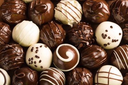 #Switzerland is one of the world's largest exporters of Chocolate. Eighteen #chocolate company made approximate 172,376 tons of chocolate every year. So want to eat these delicious chocolates in uncountable flavors?Plan to go today with P2S Travel Network.bit.ly/2mOXw9T