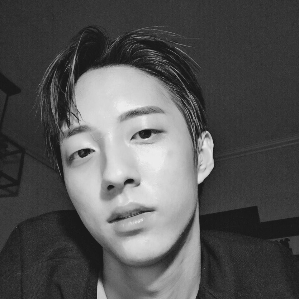 HollandChile_'s tweet photo. [23042018 | SNS] Actualización de #Holland en Twitter.

"#holland #selfie"

@HOLLAND_vvv 
@HollandChile_ 
#hollandchile https://t.co/FEDoyucjYE