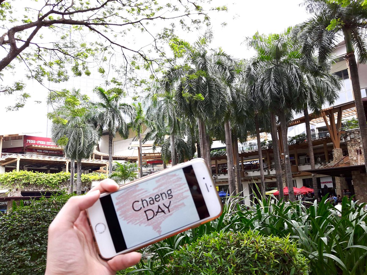 artistsoncy's tweet photo. Greenbelt, Makati, Philippines ๐๐
#ChaengDay #HappyChaeyoungday https://t.co/hOnR84fv76