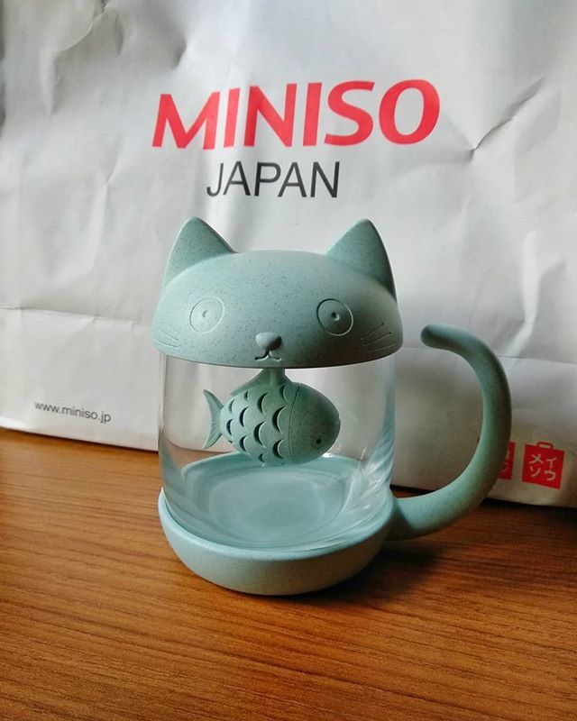 BeautyGrin's tweet photo. This cat mug from @minisoindia was buy at 1st sight 😍🐈🐱
Cannot wait to go back again and buy more cute stuff
.
.
.
#catmug #catsofinstagram #mug #teacup #miniso #minisojapan https://t.co/PhkxWyMCb1 https://t.co/kuCSG8I5SO