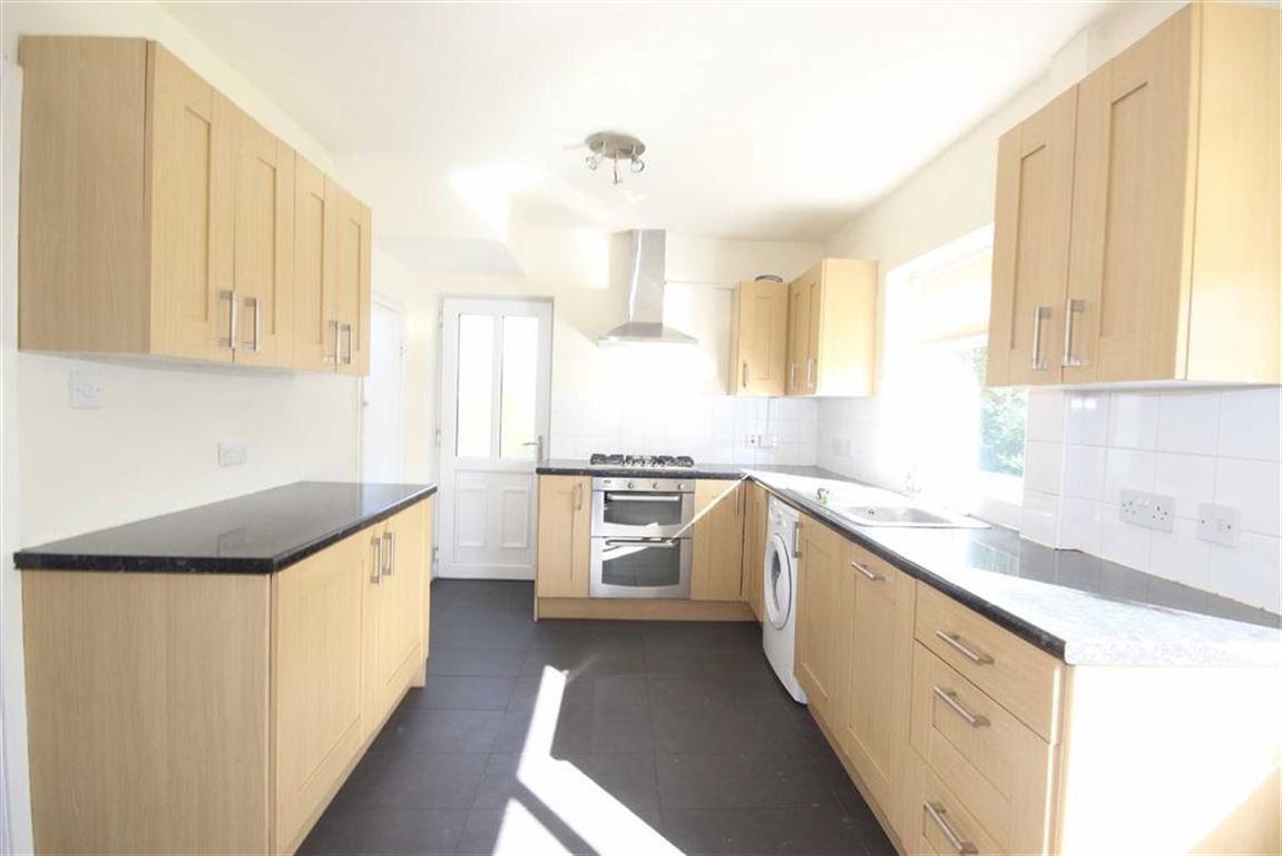 BriscombeNutterStaff tweet media