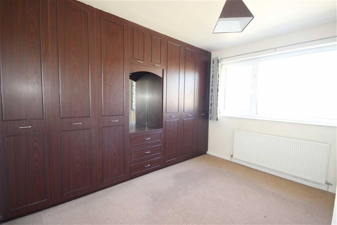 Looking for a new home to make your own? We have this great 3 bedroom property available TO LET in #Worsley. This property is unfurnished and it is available NOW - bit.ly/2vBhA6H