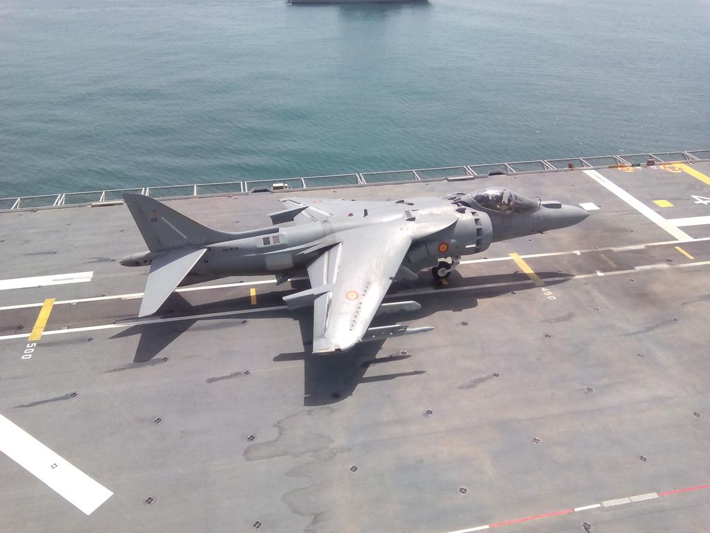 Con la Armada en el portaaeronaves Juan Carlos I para el Telediario