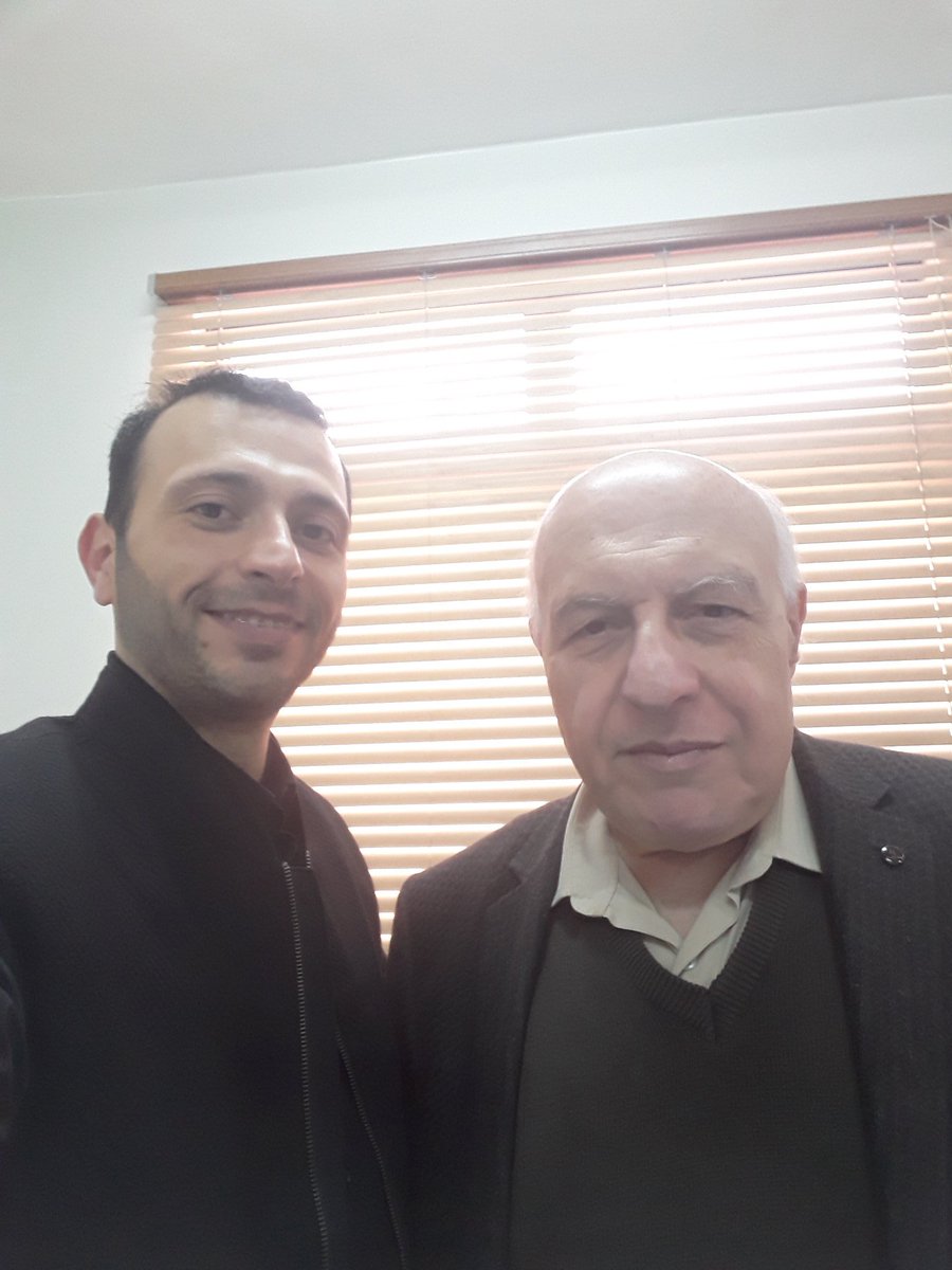 KhalilWahhab's tweet photo. لما تبدا يومك بجلسة مع علاّمة!
شكراً أستاذنا د. هشام غصيب على كل وقتك وكرمك من صلب علمك وخبرتك.
طلاب وخريجي سمية، عندكم منجم ذهب صافي!
#PSUTAlumni https://t.co/FFwArtFU6f