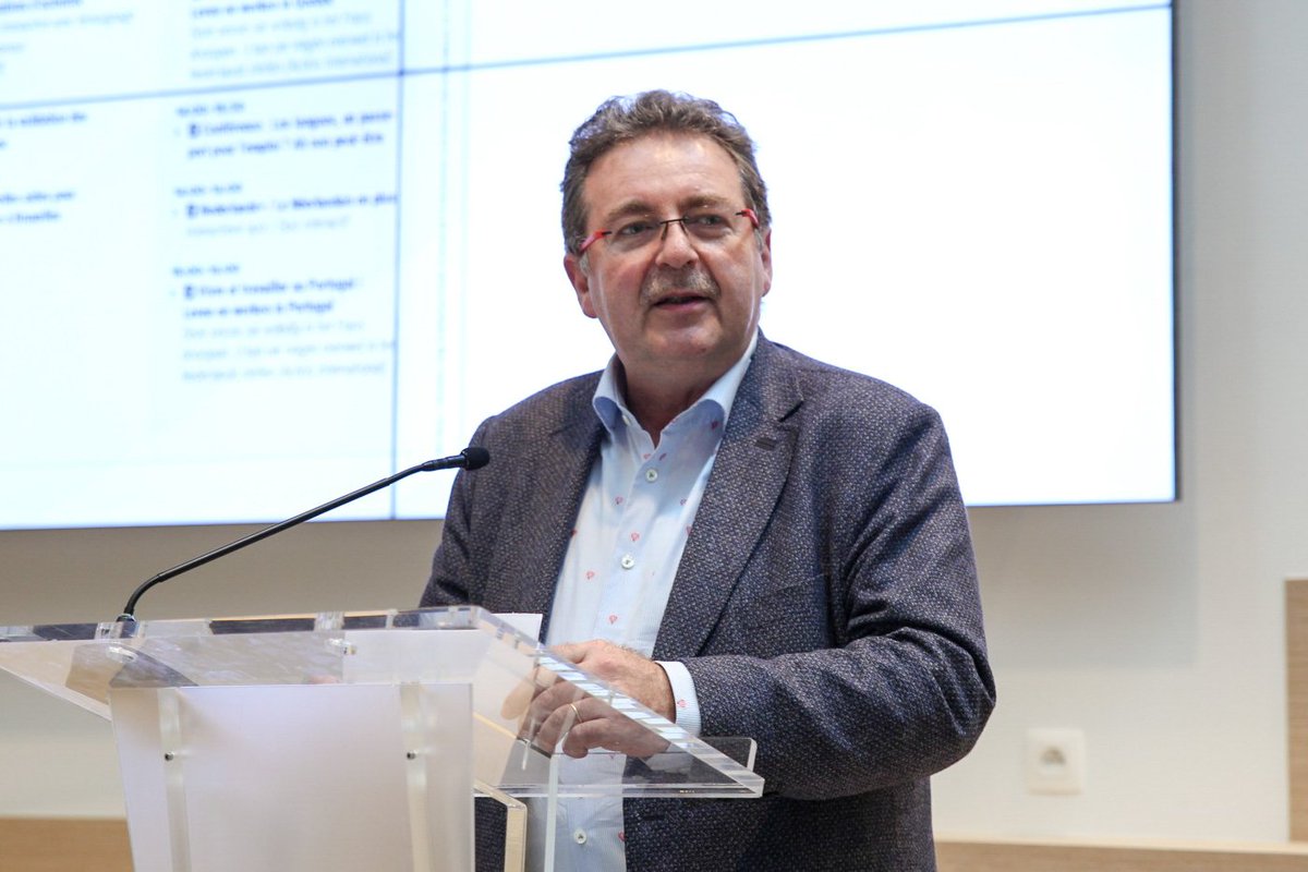 rudivervoort's tweet photo. Inhuldiging van het Beroepenpunt, een van de beleidswerven van onze #Strategie2025. Het Beroepenpunt is een ruimte waar we opleidings-, tewerkstellings- en onderwijsactoren hebben samengebracht om de #Brusselaars één dienst voor beroepsoriëntering te bieden https://t.co/BkeMvi9nbq