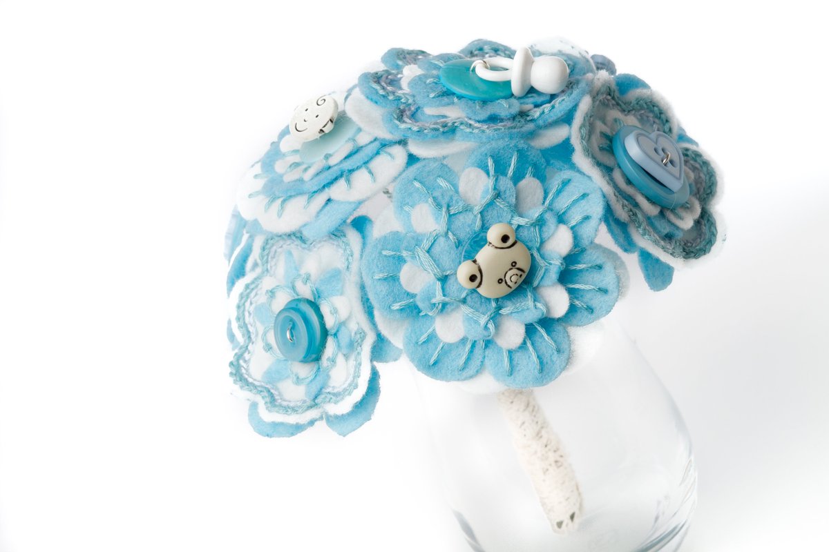 C_LaurieDesigns's tweet photo. It's a boy! Congratulations William and Kate! Anyone looking for a unique new baby gift? #royalbaby3 #Royalbirth #itsaboy #newbaby #williamandkate #newbabygift #charlottelauriedesigns https://t.co/A33OGQ0llz